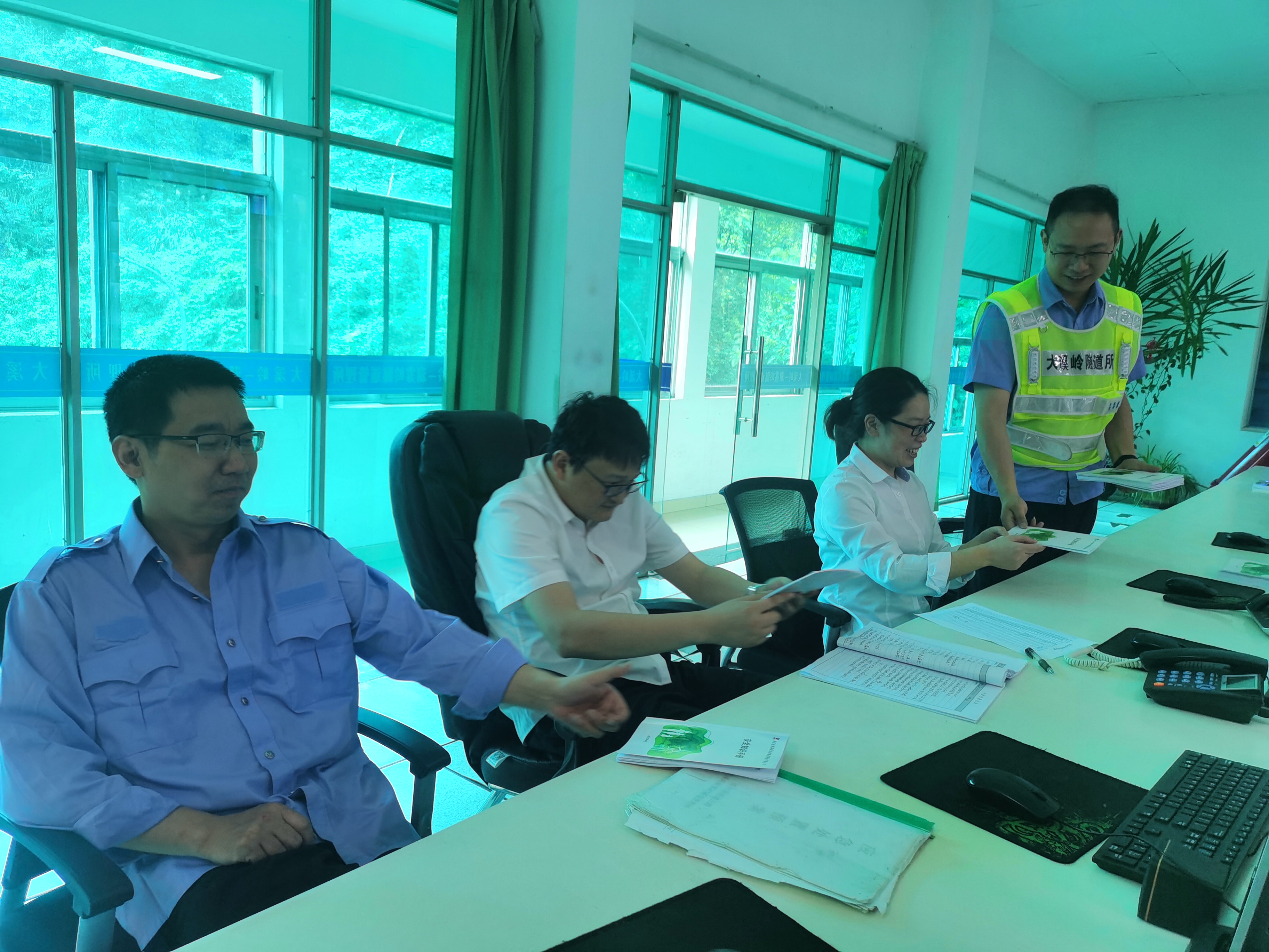 1658392886379732.jpg 2022.6.5發(fā)放安全手冊.jpg