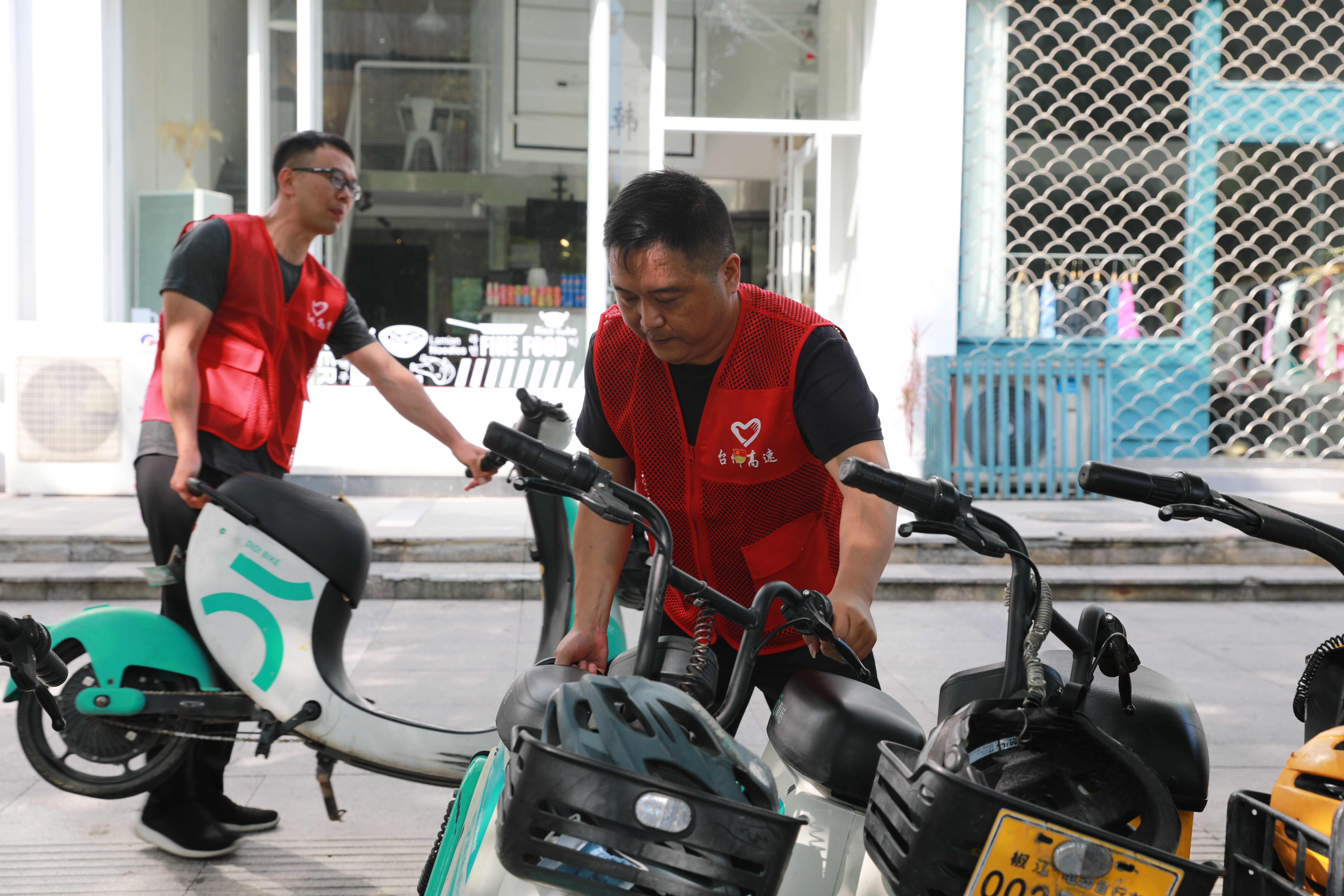 1664526298795414.jpg 3志愿者服務(wù)(徐夢(mèng)燁).JPG