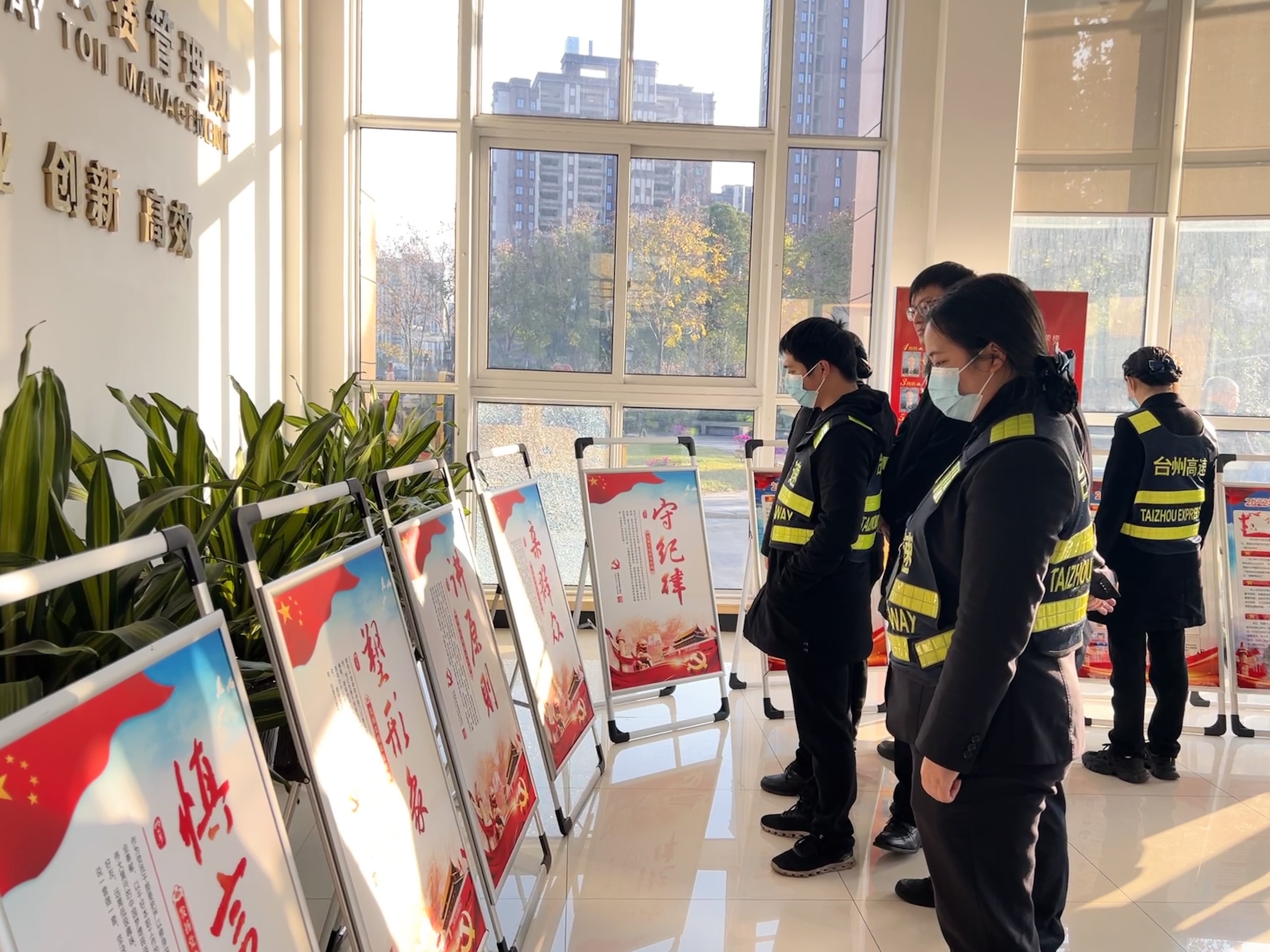 1670974701405530.jpg 袁莉攝.jpg